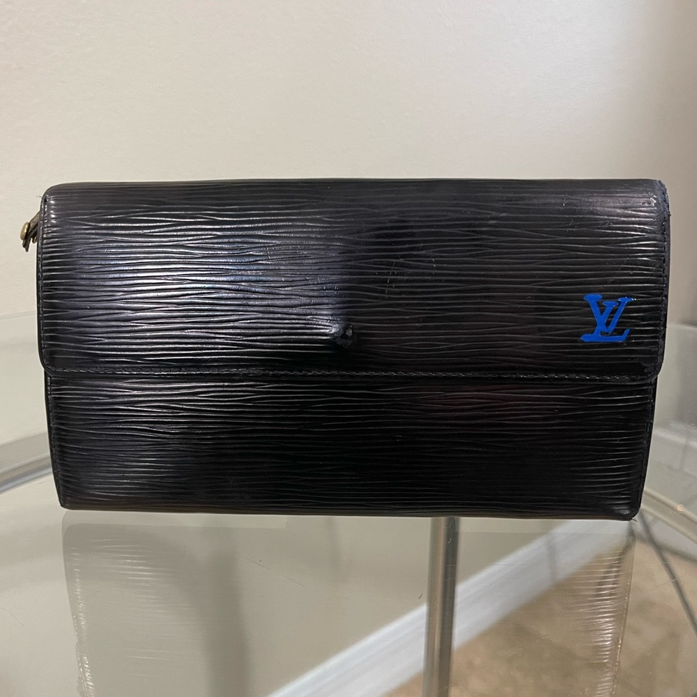 Louis Vuitton Epi wallet